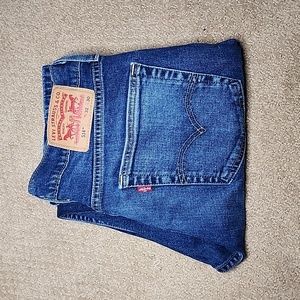 514 Levi's straight fit men's jeans. $